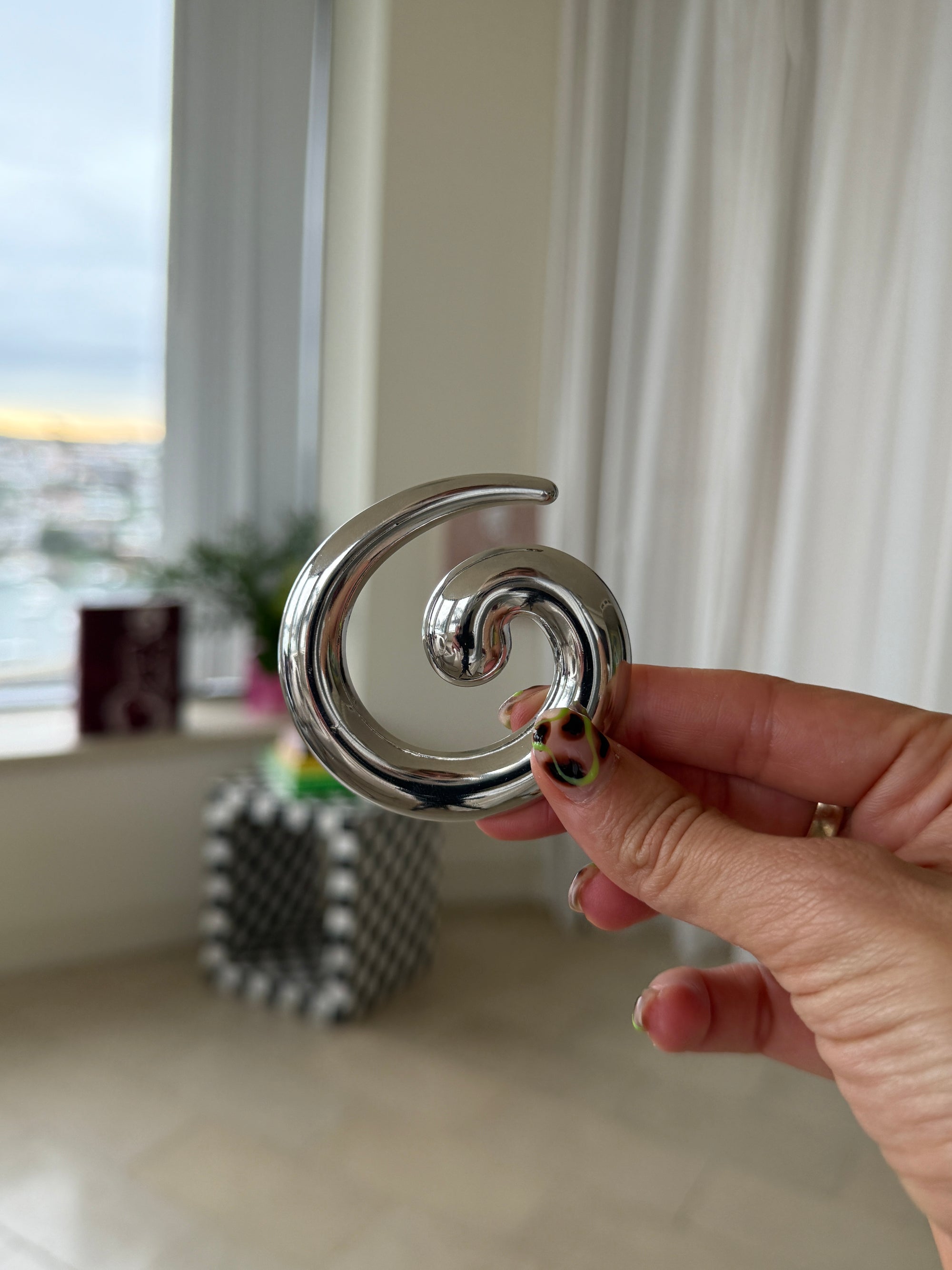 STRONG SWIRL (SILVER)