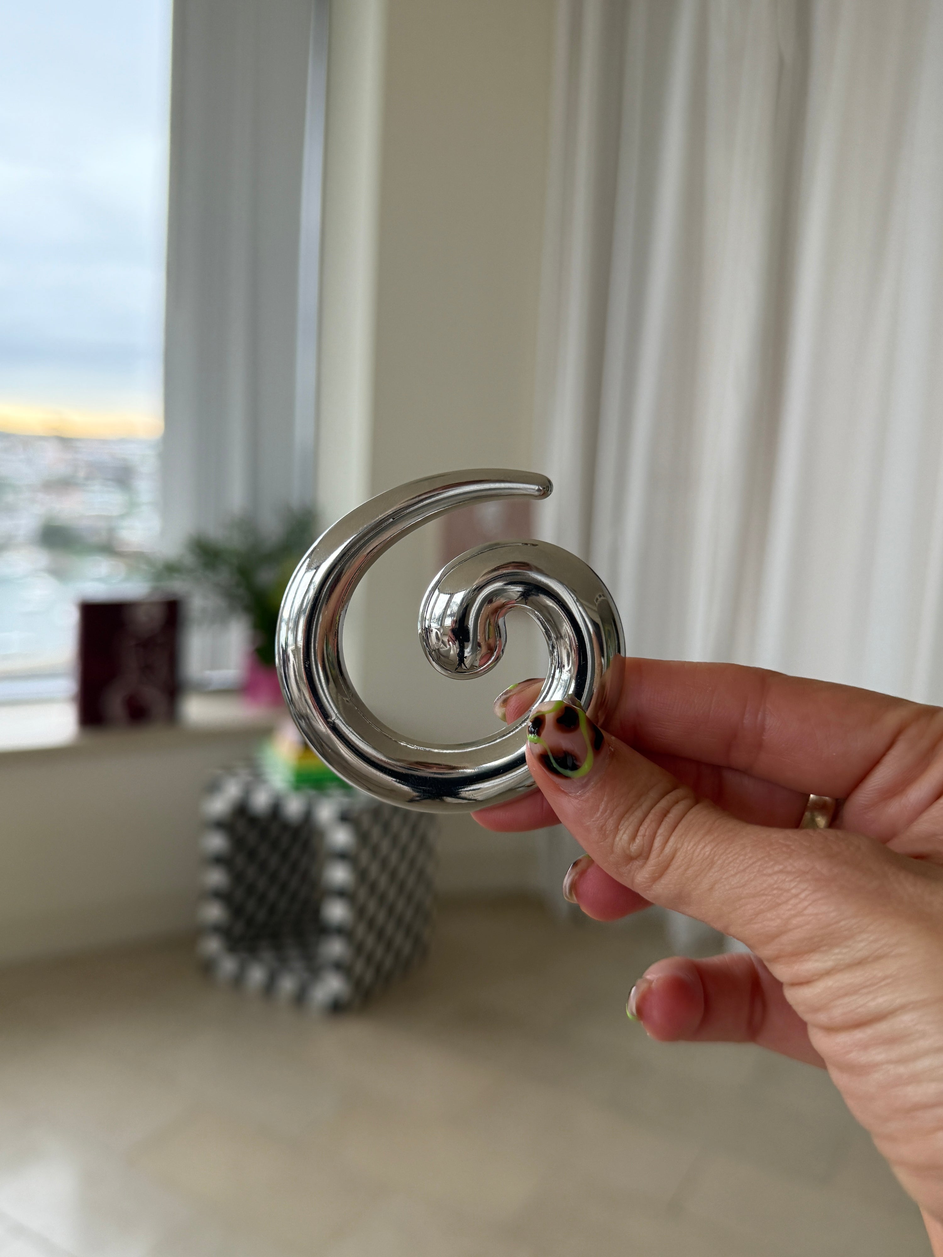 STRONG SWIRL (SILVER)