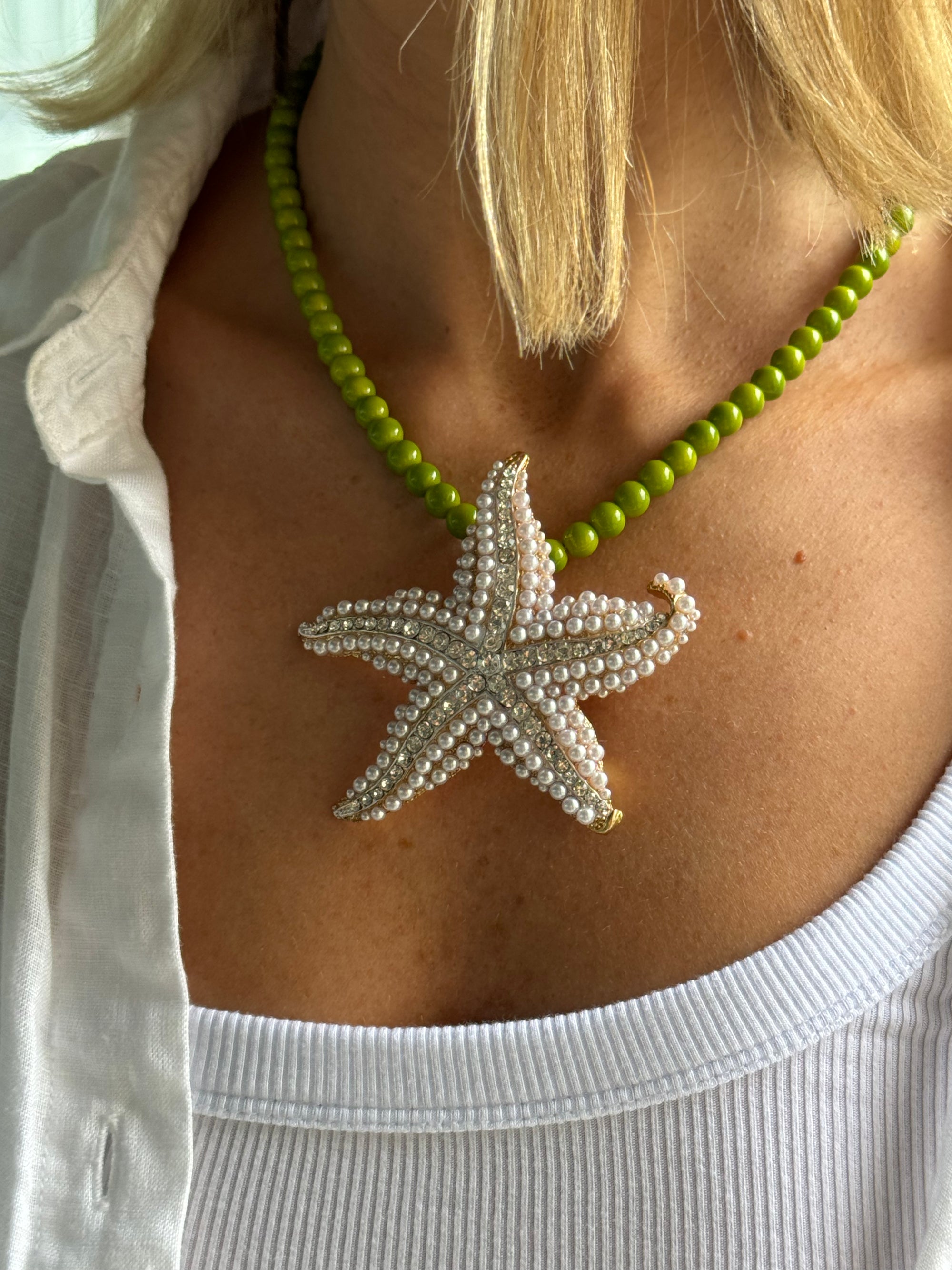 SUMMER STARFISH BROOCH (WHITE)