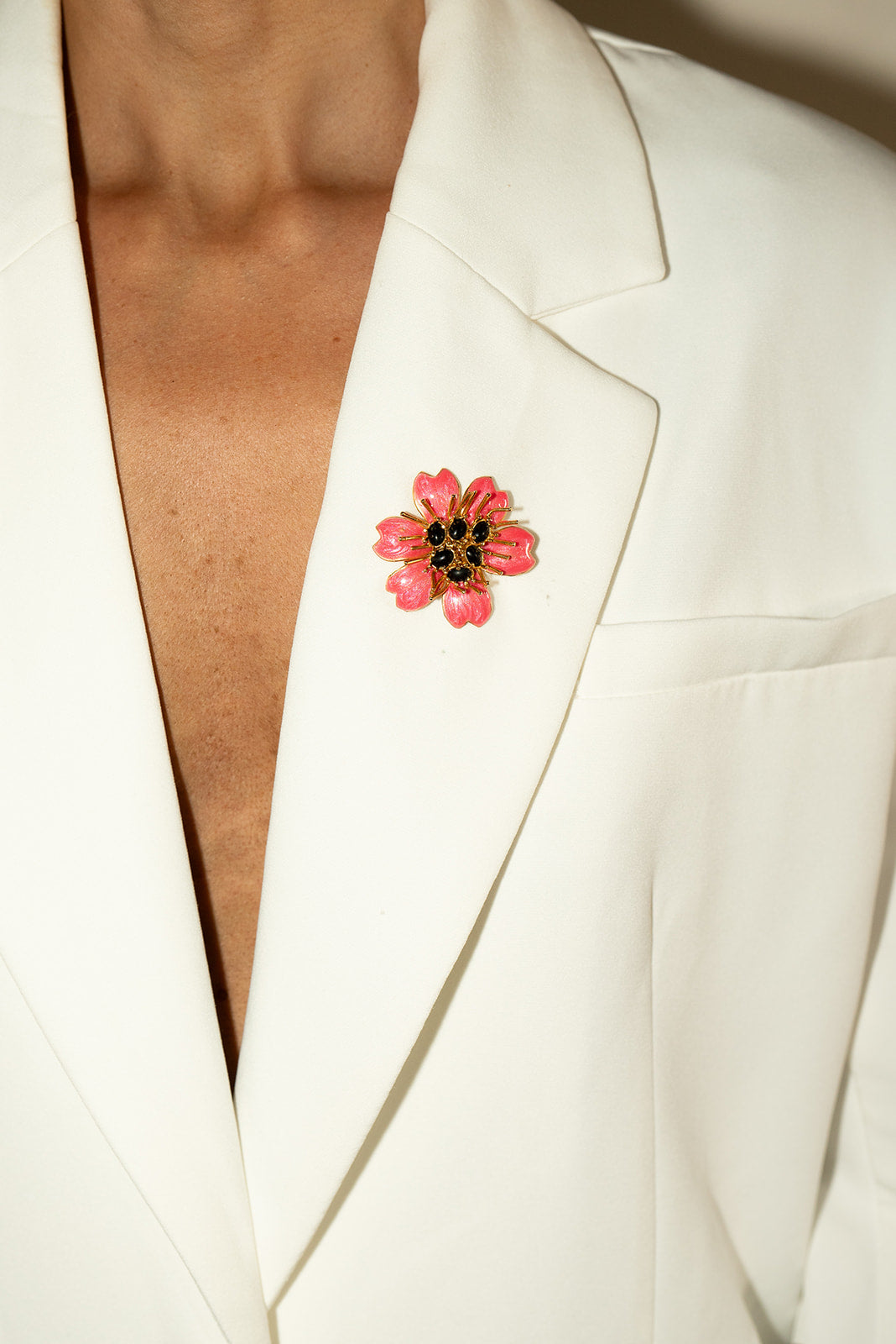 Pop of power brooch