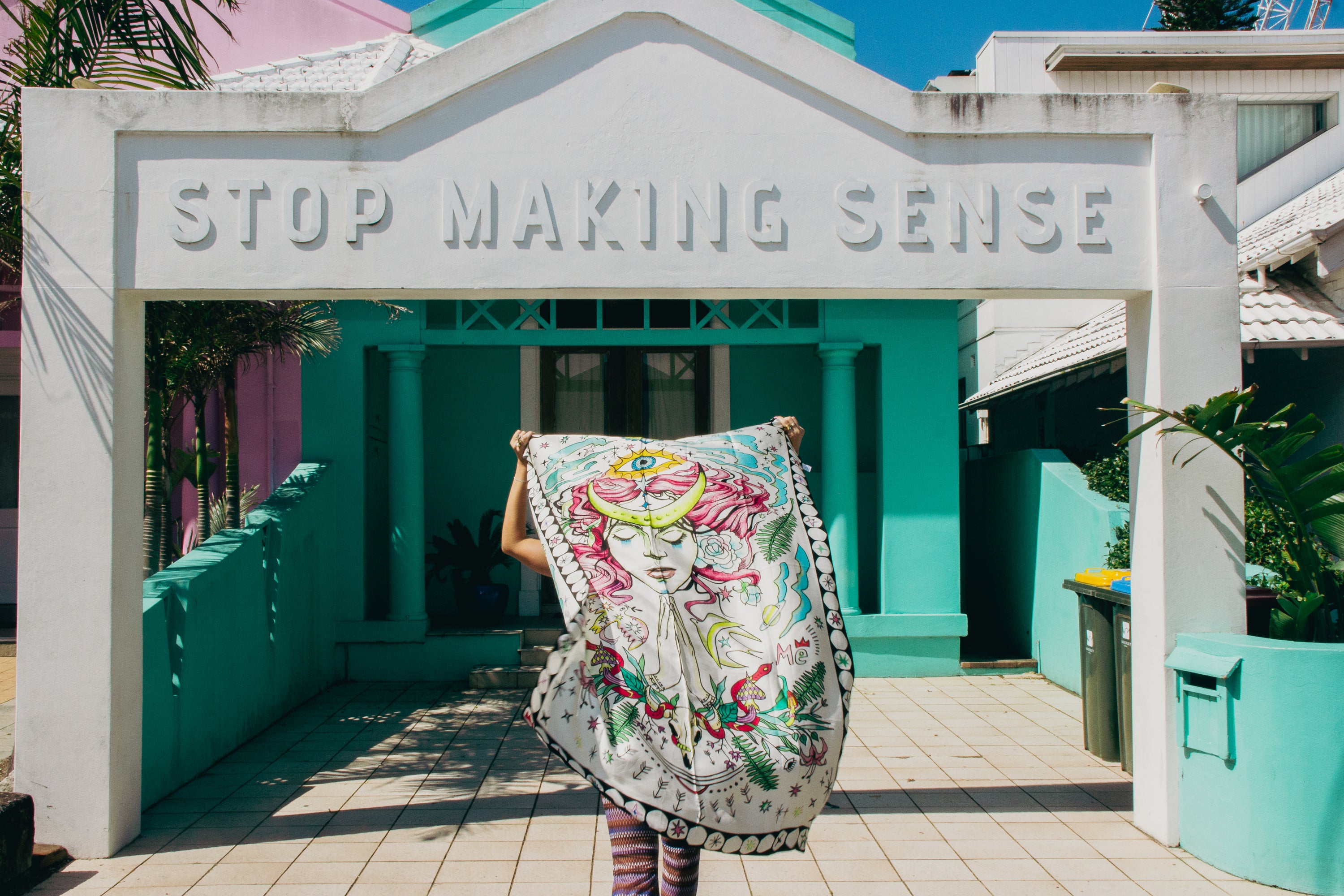 ENLIGHTENMENT PAREO / SCARF & GOLD ROUND BROOCH