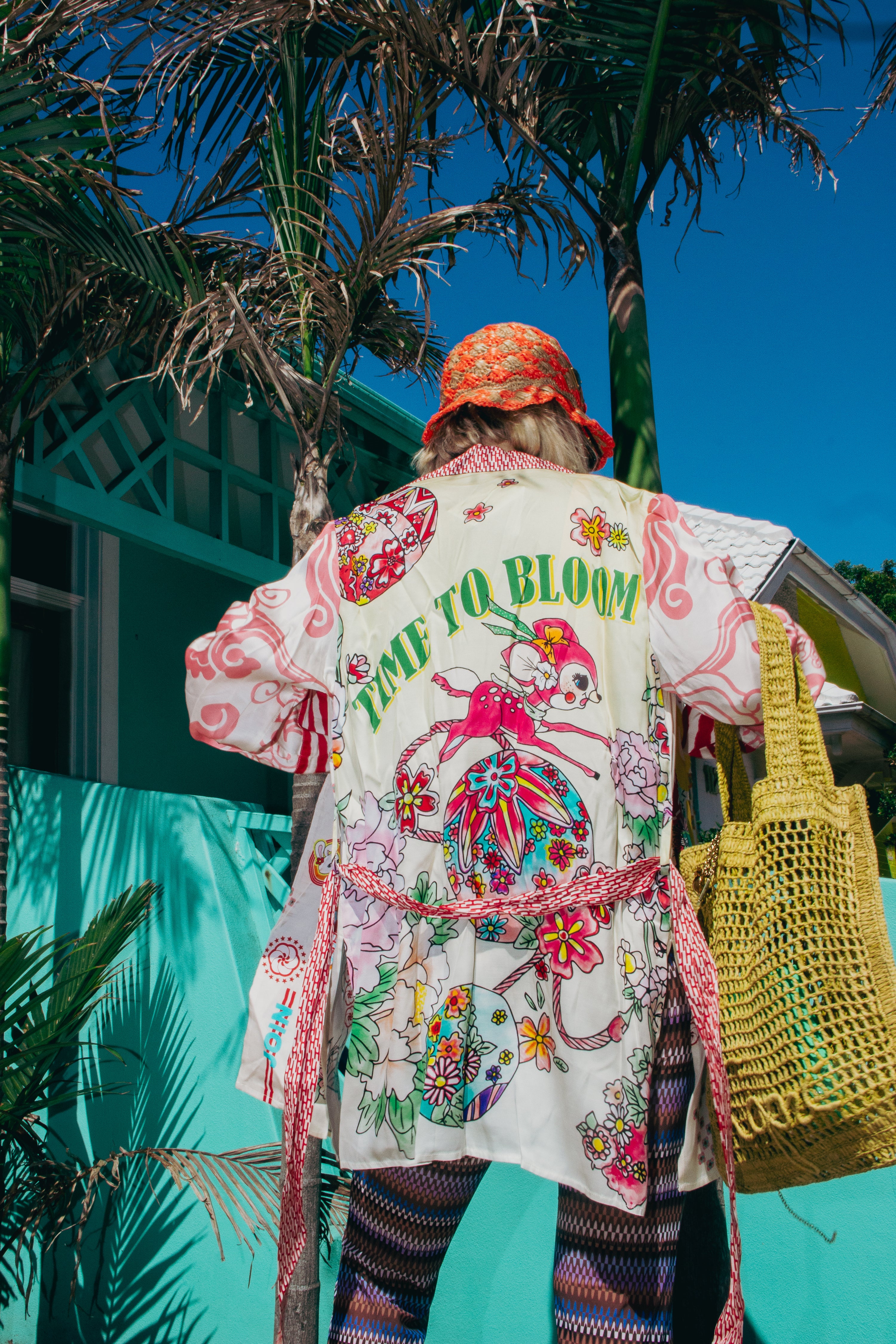 LUCKY ME LUCIA BELTED KIMONO & FUN FLOWER BROOCH